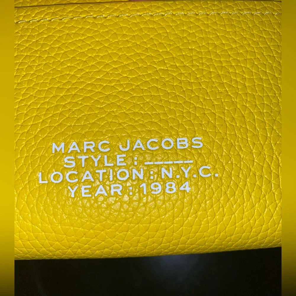 Marc Jacobs The Leather zip-around wallet (sun)